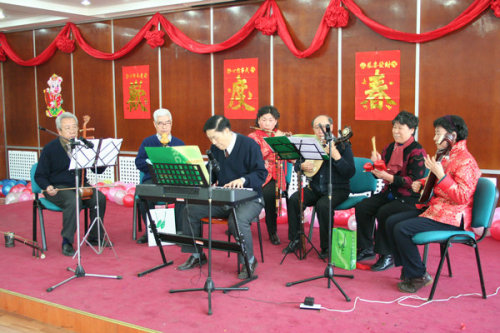6退休职工乐器合奏(2007年春节联欢会)