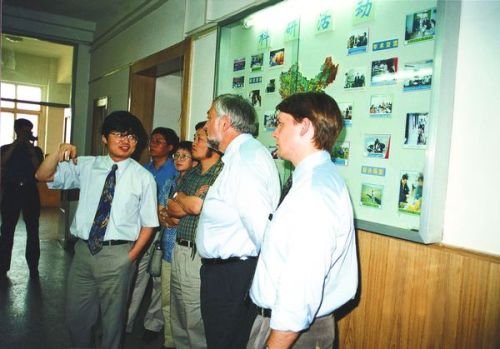 美前总统科技顾问访问生态环境研究中心